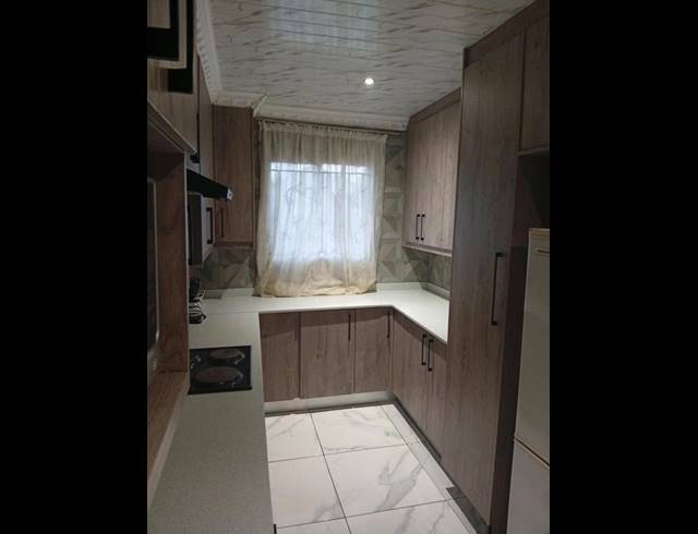 6 BEDROOM HOUSE FOR SALE IN BIRCH ACRES